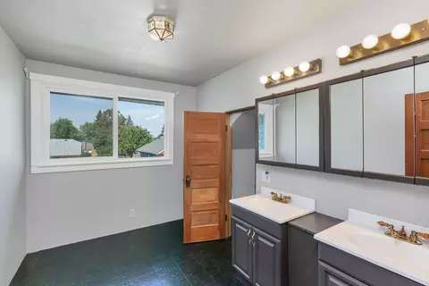 4715 E 6th Ave, Spokane Valley, WA 99212 photo 19