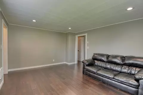 1703 E Sanson Ave, Spokane, WA 99207 photo 4