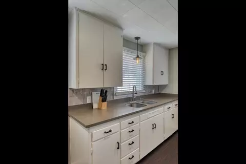 1703 E Sanson Ave, Spokane, WA 99207 photo 8