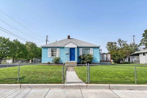 1703 E Sanson Ave, Spokane, WA 99207 photo 1