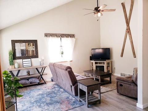 3924 E Woolard Ct, Colbert, WA 99005 photo 2