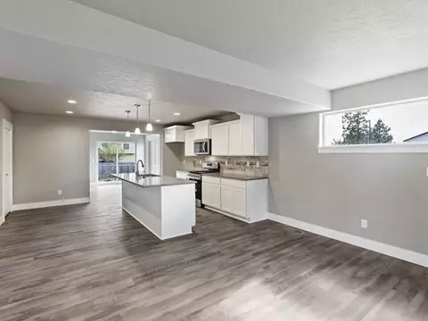 732 E Canterbury Ln, Colbert, WA 99005 photo 7
