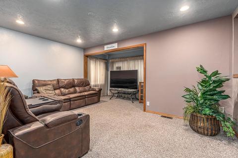 367 E 8th Ave, Spokane, WA 99202 photo 2