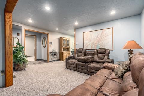 367 E 8th Ave, Spokane, WA 99202 photo 4