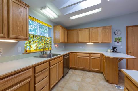 2018 E Marshall Ave, Spokane, WA 99207 photo 8