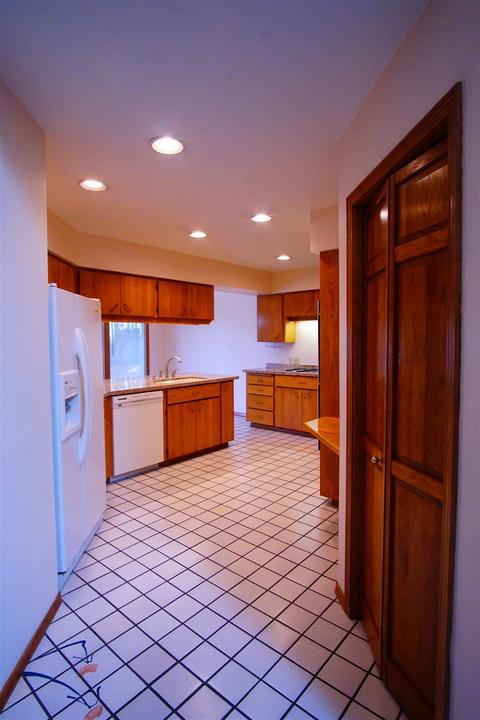 702 E High Drive Ave, Spokane, WA 99203 photo 16