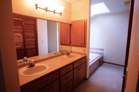 702 E High Drive Ave, Spokane, WA 99203 photo 24