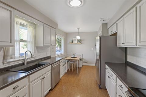 810 E 36th Ave, Spokane, WA 99203 photo 6