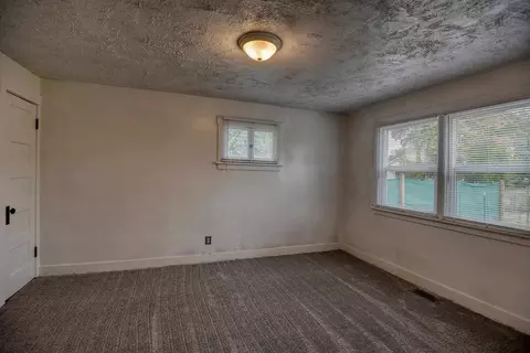 32 E Walton Ave, Spokane, WA 99207 photo 12