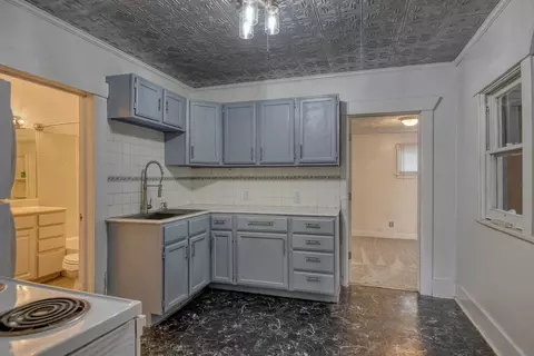 32 E Walton Ave, Spokane, WA 99207 photo 6
