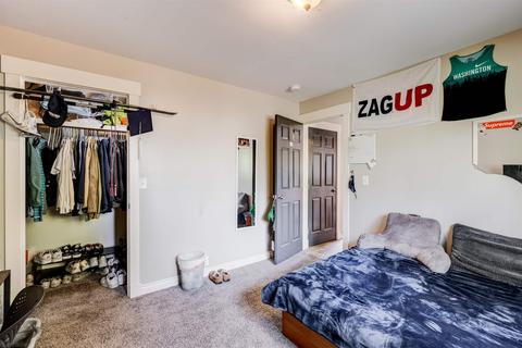 323 E Baldwin Ave, Spokane, WA 99207 photo 17