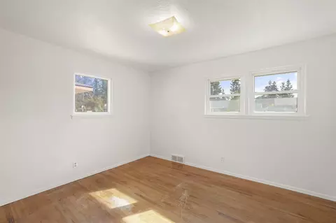 1221 E 37th Ave, Spokane, WA 99203 photo 15