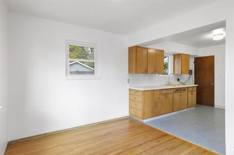 1221 E 37th Ave, Spokane, WA 99203 photo 5