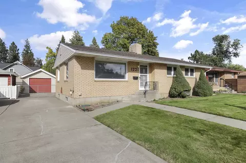 1221 E 37th Ave, Spokane, WA 99203 photo 1