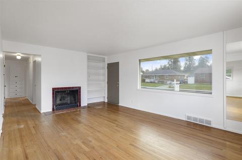 1221 E 37th Ave, Spokane, WA 99203 photo 4