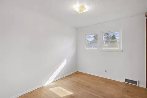 1221 E 37th Ave, Spokane, WA 99203 photo 10