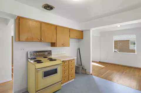 1221 E 37th Ave, Spokane, WA 99203 photo 9