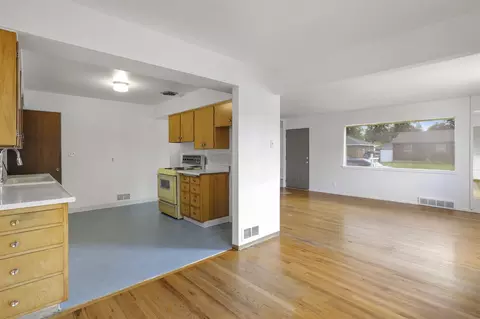 1221 E 37th Ave, Spokane, WA 99203 photo 6