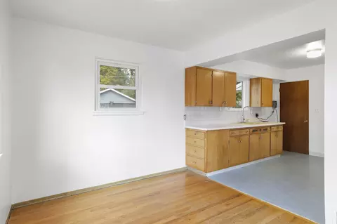 1221 E 37th Ave, Spokane, WA 99203 photo 5