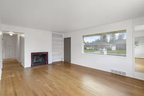 1221 E 37th Ave, Spokane, WA 99203 photo 4