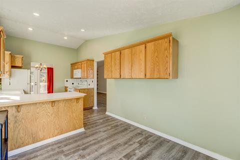 7512 E Beverly Dr, Spokane Valley, WA 99212 photo 8
