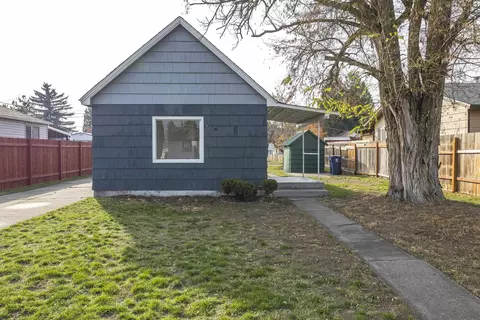 1026 E Bismark Ave, Spokane, WA 99208 photo 2