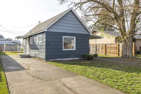 1026 E Bismark Ave, Spokane, WA 99208 photo 1
