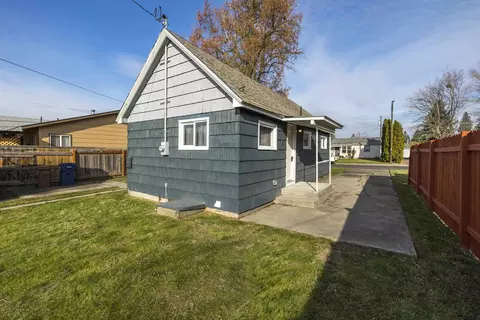 1026 E Bismark Ave, Spokane, WA 99208 photo 3