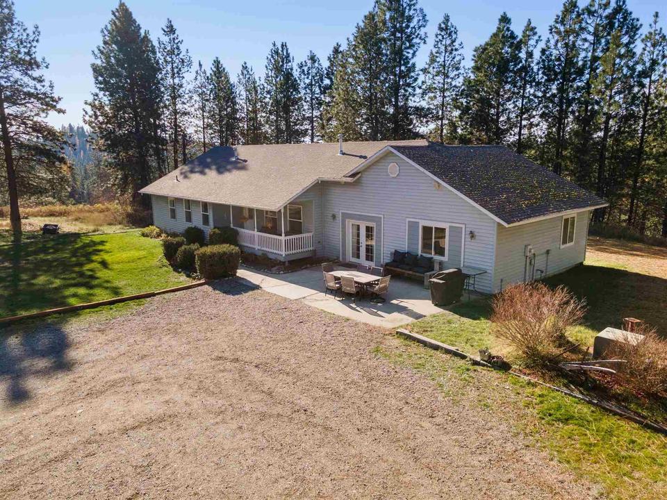  5301 Eloika Rd, Chattaroy, WA 99003 photo 2