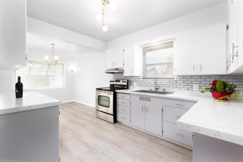 538 E Hoffman Ave, Spokane, WA 99207 photo 9