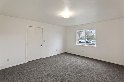 1417 E Broad Ave, Spokane, WA 99207 photo 3