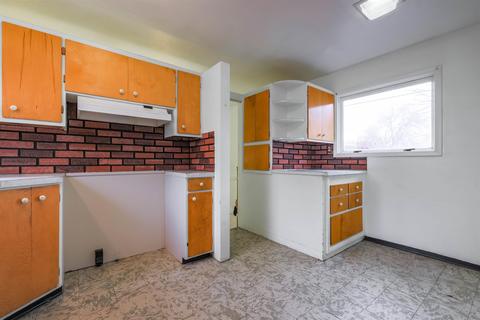 2218 E Longfellow Ave, Spokane, WA 99207 photo 11