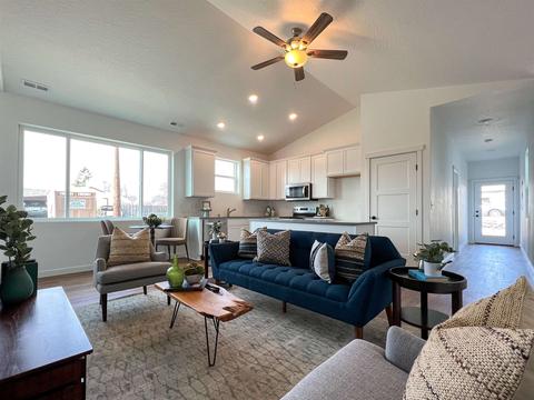 2301 E Longfellow Ave, Spokane, WA 99207 photo 8