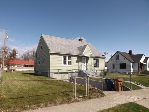 1119 E Hoffman Ave, Spokane, WA 99207 photo 2