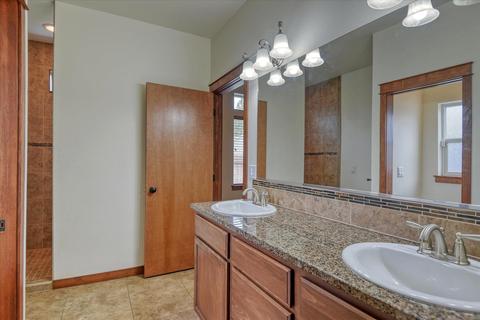 213 E Travis Ct, Spokane, WA 99208 photo 16
