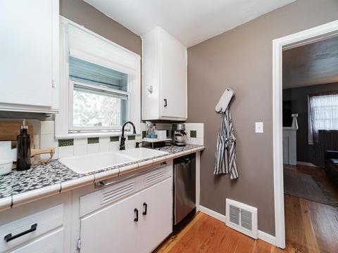 709 E 37th Ave, Spokane, WA 99203 photo 14