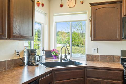 9505 E Hoffman Ln, Spokane, WA 99206 photo 6