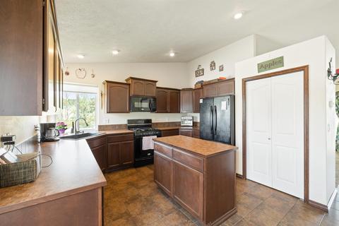 9505 E Hoffman Ln, Spokane, WA 99206 photo 5