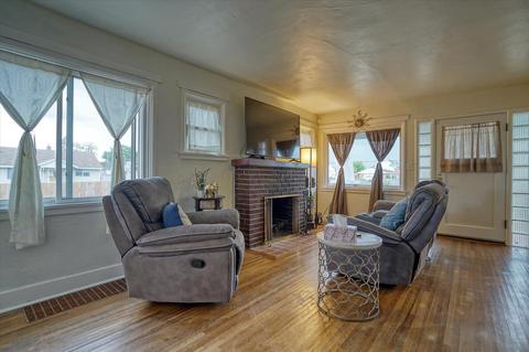 1004 E Longfellow Ave, Spokane, WA 99207 photo 4
