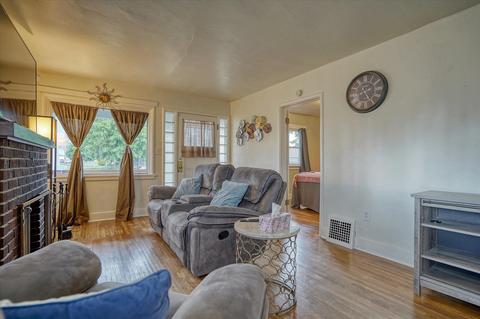 1004 E Longfellow Ave, Spokane, WA 99207 photo 3