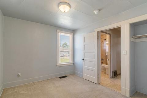 1107 E Longfellow Ave, Spokane, WA 99207 photo 13