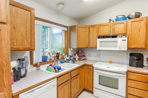 4208 E 8th Ave, Spokane, WA 99202 photo 8