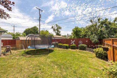 128 E Longfellow Ave, Spokane, WA 99207 photo 18