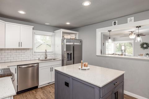 217 E Longfellow Ave, Spokane, WA 99207 photo 8