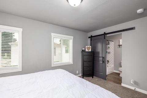 217 E Longfellow Ave, Spokane, WA 99207 photo 13