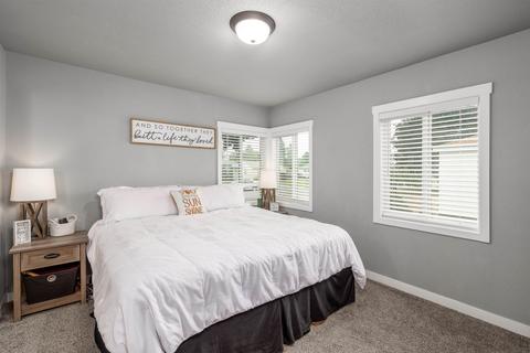 217 E Longfellow Ave, Spokane, WA 99207 photo 11