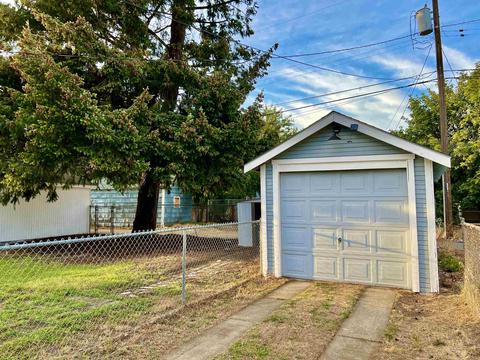 1027 E Longfellow Ave, Spokane, WA 99207 photo 4