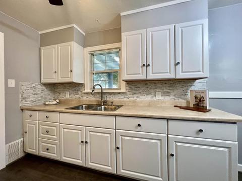 1027 E Longfellow Ave, Spokane, WA 99207 photo 13
