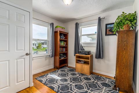 908 E Longfellow Ave, Spokane, WA 99207 photo 5
