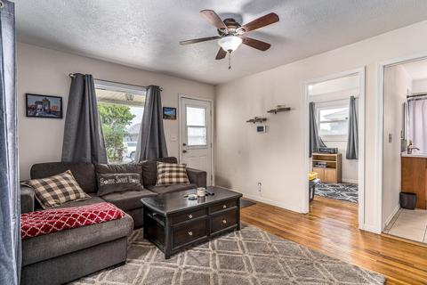 908 E Longfellow Ave, Spokane, WA 99207 photo 4